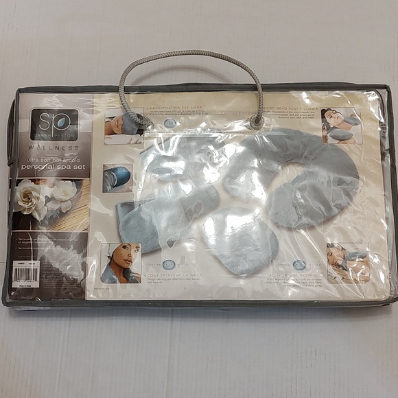 NWOT Personal Spa Set With Therapeutic Gel Inserts Ultra Soft Hot And - Picture 2 of 10
